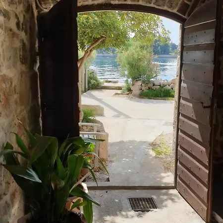 Steinhaus In Strandnaehe Mit Whirlpool *