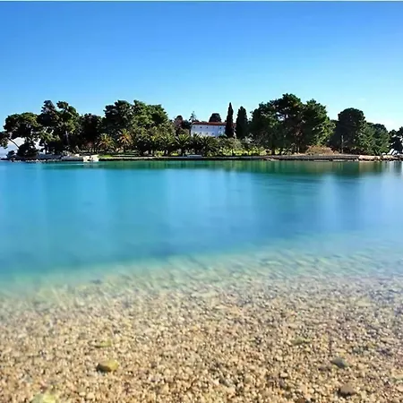 Tatil Evi Steinhaus In Strandnaehe Mit Whirlpool